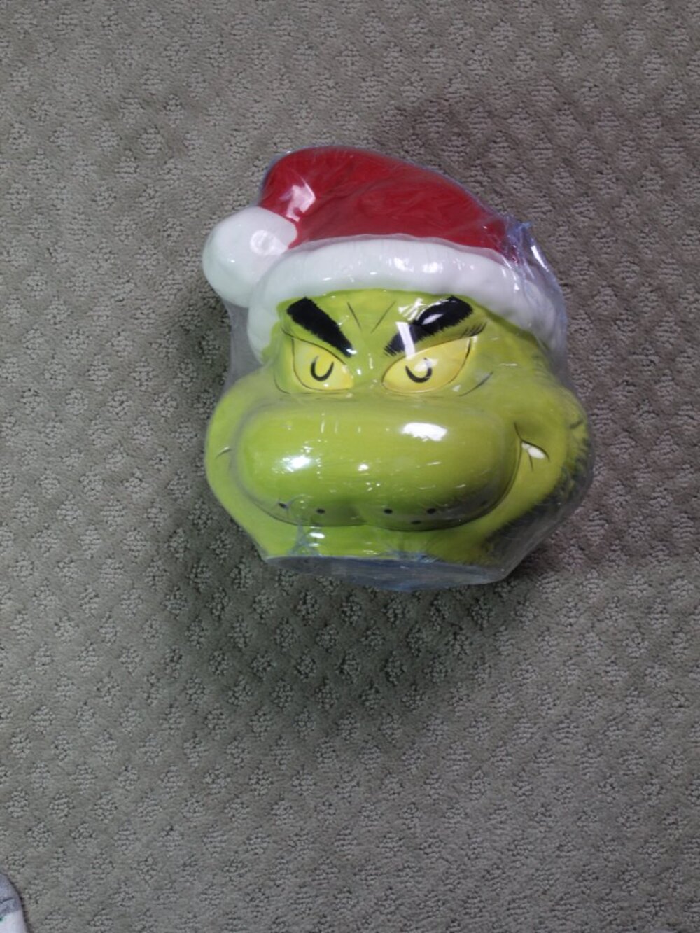 Dr. Seuss The Grinch Christmas Large Ceramic Cookie Jar. Sealed